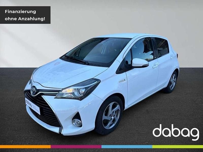 Weiß Gebraucht 2017 Toyota Yaris Hybrid Kleinwagen | 12.990 € (Fairer Preis) - Bild 1/4