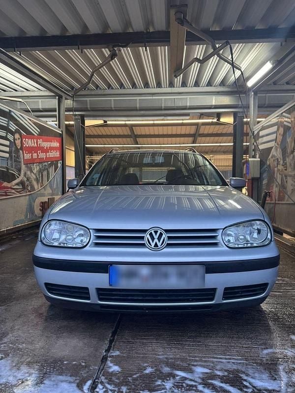 Silber Gebraucht 1999 VW Golf IV Comfortline Kombi | 500 € (Superpreis) - Bild 1/4
