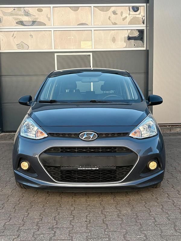 Grau Gebraucht 2014 Hyundai i10 Kleinwagen | 4.500 € (Fairer Preis) - Bild 1/4