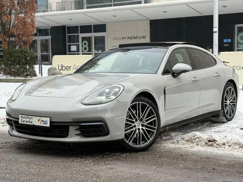Grau Gebraucht 2018 Porsche Panamera 4 Chrono Limousine | 47.990 € (Fairer Preis) - Bild 1/4