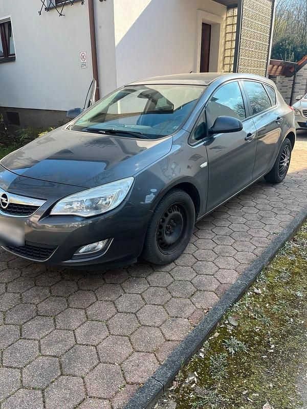 Gebraucht Opel Astra 131 PS (96 kW) 2012 Grau Limousine