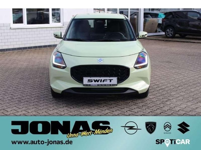 Neu Suzuki Swift Comfort+ 83 PS (61 kW) 2025 Gelb Kleinwagen
