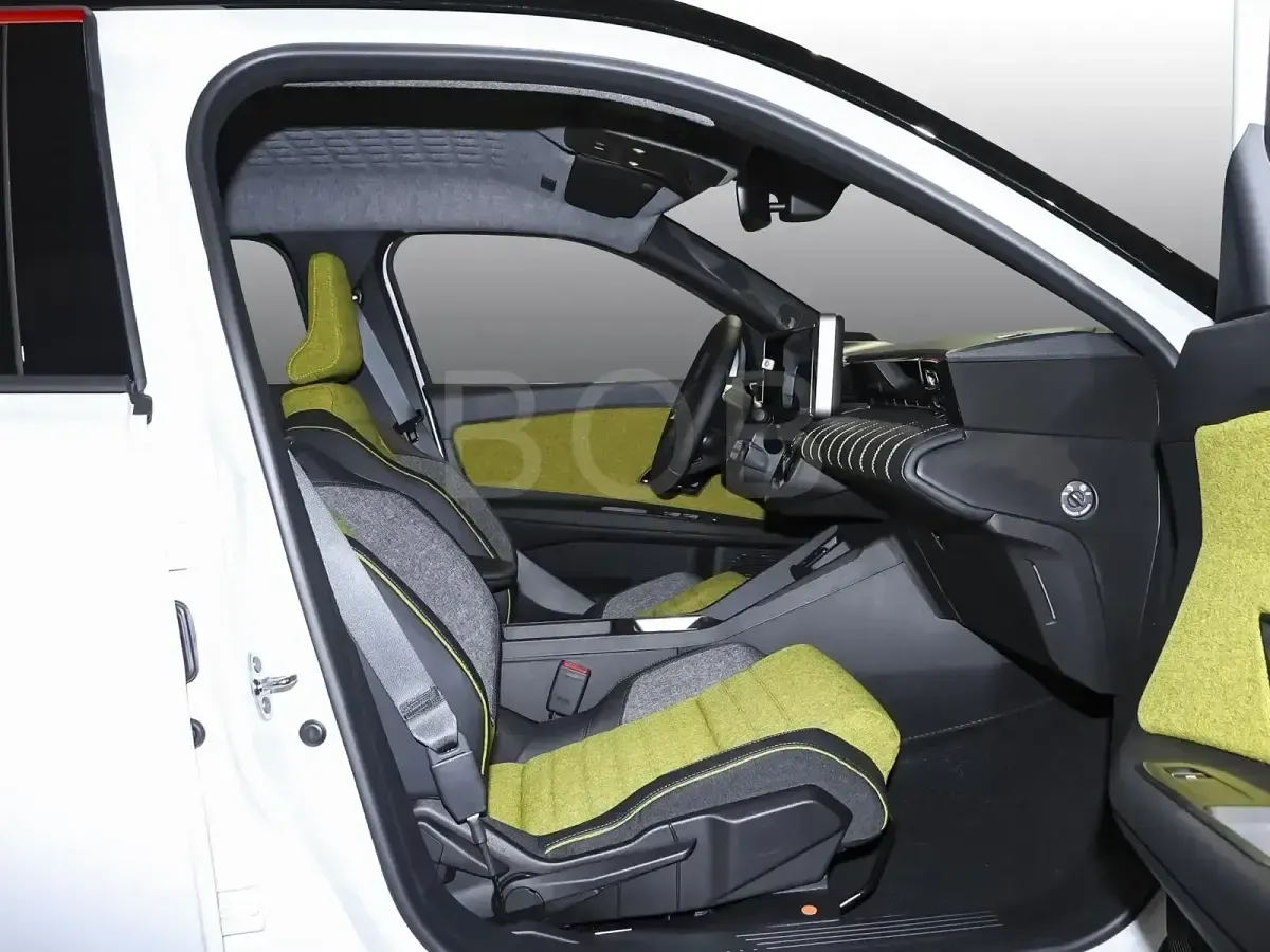 Gebraucht Renault R5 Iconic 89 kW (122 PS) 2026 Perlmuttweiß + black pearlsc Kleinwagen