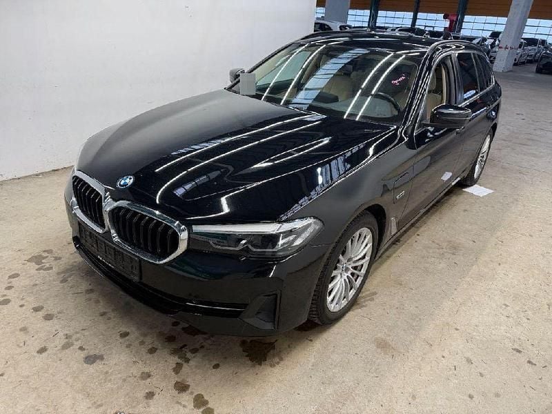Gebraucht BMW 530e Sport Line 305 PS (224 kW) 2021 Schwarz Limousine