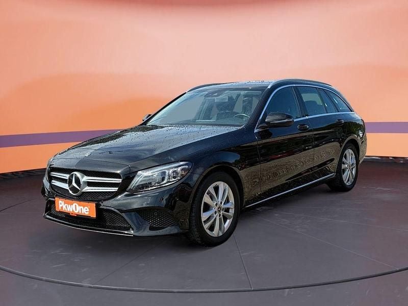 Schwarz Gebraucht 2019 Mercedes C300 Avantgarde Kombi | 27.960 € (Guter Preis) - Bild 1/4