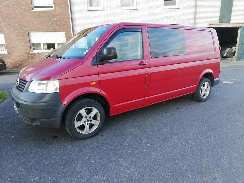 Rot Gebraucht 2007 VW T5 Van | 6.900 € (Fairer Preis) - Bild 1/1