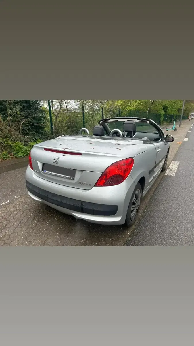 Gebraucht Peugeot 207 CC 120 PS (88 kW) 2007 Silber Cabrio