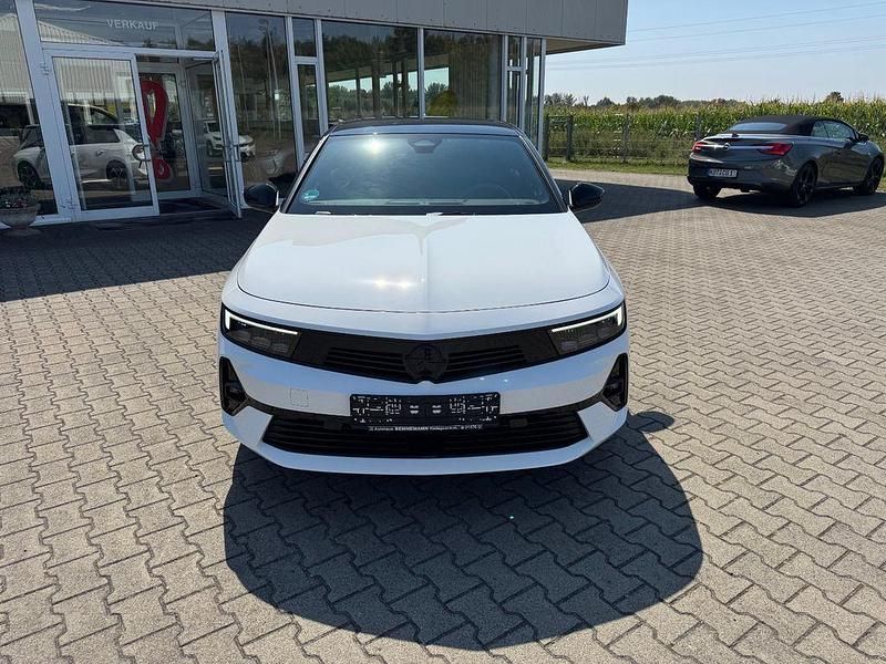 Gebraucht Opel Astra 131 PS (96 kW) 2024 Weiß Limousine