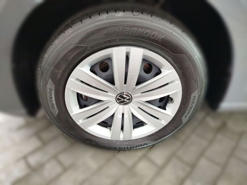 Gebraucht VW Caddy Basis 122 PS (89 kW) 2023 Pure grey Van / Kleinbus