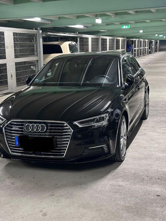 Schwarz Gebraucht 2020 Audi A3 Ambiente Limousine | 20.450 € (Fairer Preis) - Bild 1/4