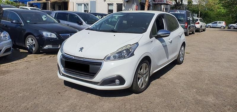 Second-hand Peugeot 208 Style 82 CP (60 kW) 2017 Alb Hatchback