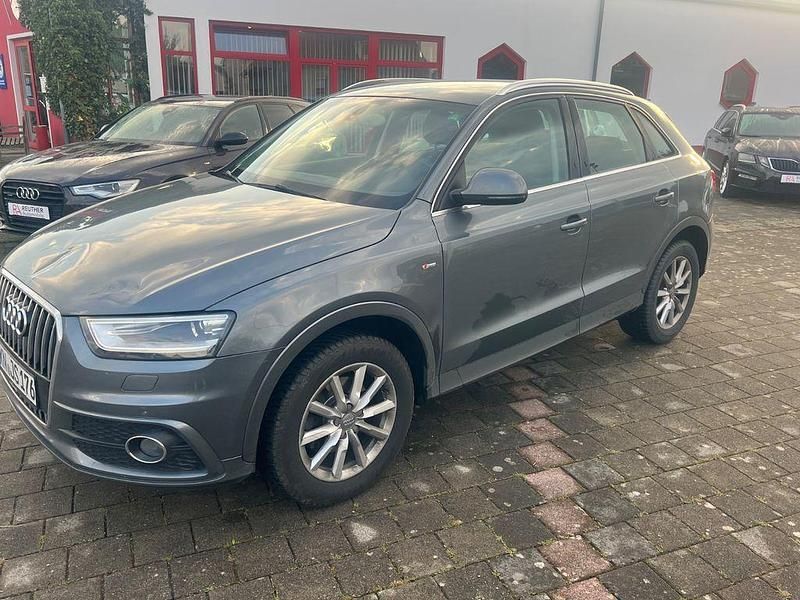 Grau Gebraucht 2013 Audi Q3 SUV | 11.900 € (Guter Preis) - Bild 1/3