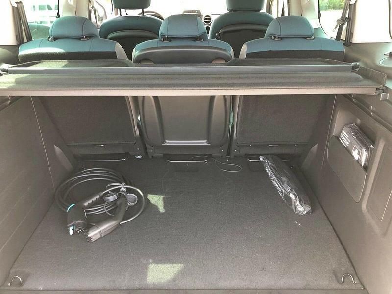 Gebraucht Peugeot Partner Tepee 49 kW (67 PS) 2018 Weiß Van / Kleinbus