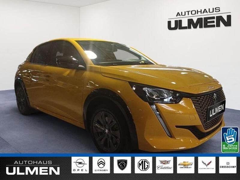 Gebraucht Peugeot e-208 Allure 100 kW (136 PS) 2023 Gelb Kleinwagen