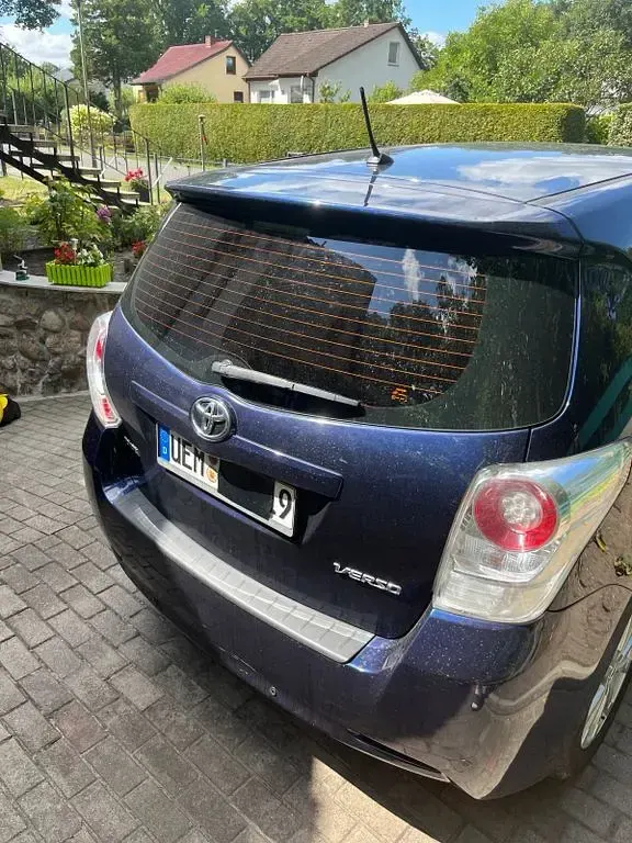 Gebraucht Toyota Verso Edition 147 PS (108 kW) 2011 Blau Van / Kleinbus