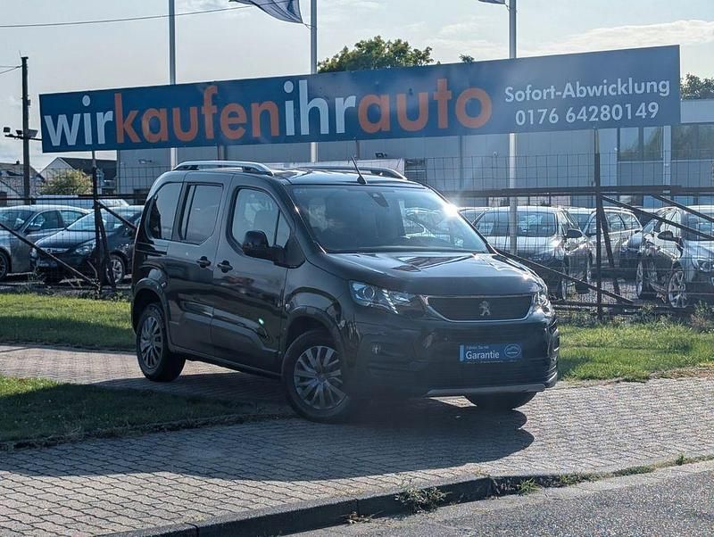 Lack onyx schwarz/typ aussenve Gebraucht 2020 Peugeot Rifter Allure Van / Kleinbus | 22.999 € (Guter Preis) - Bild 1/4