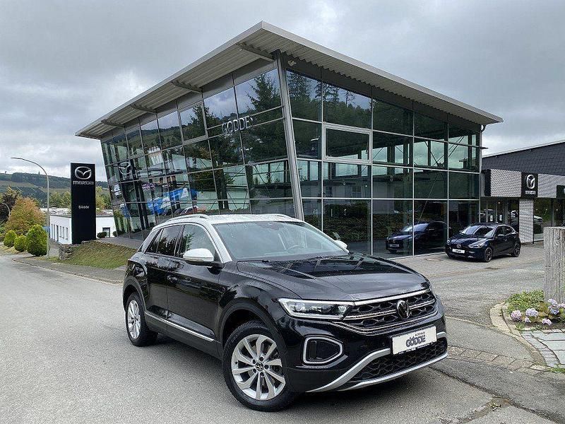 Schwarz Gebraucht 2023 VW T-Roc Style SUV | 31.490 € (Etwas zu teuer) - Bild 1/4