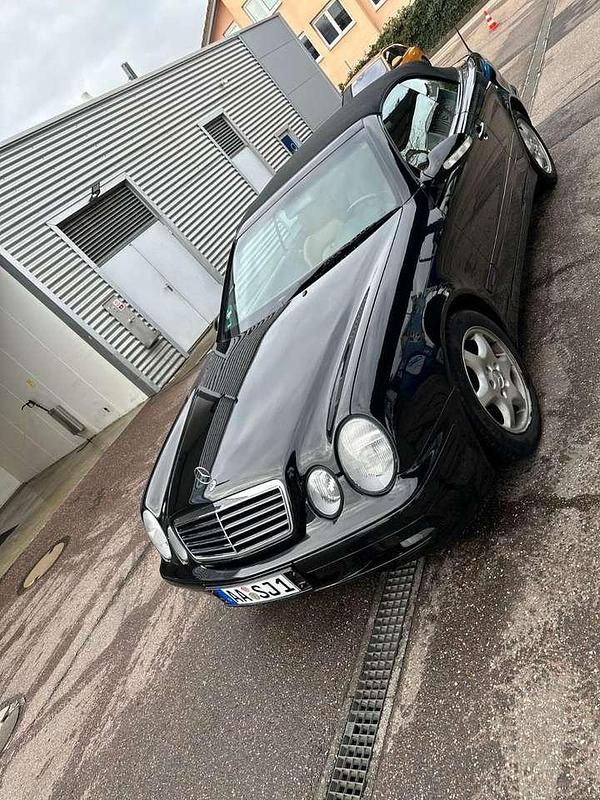 Schwarz Gebraucht 2000 Mercedes CLK200 Cabrio | 6.200 € (Etwas zu teuer) - Bild 1/4
