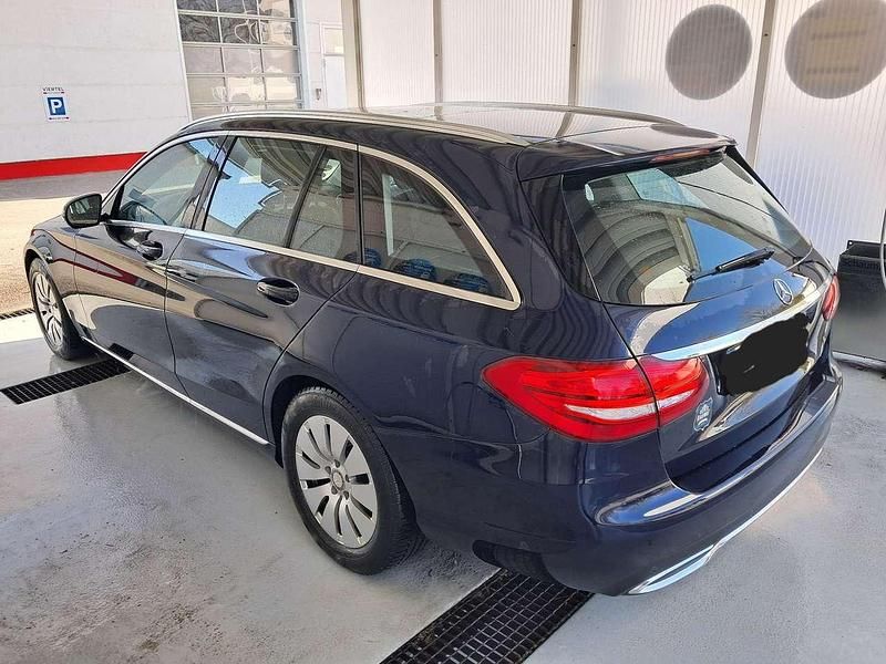 Gebraucht Mercedes C180 156 PS (114 kW) 2016 Blau Kombi