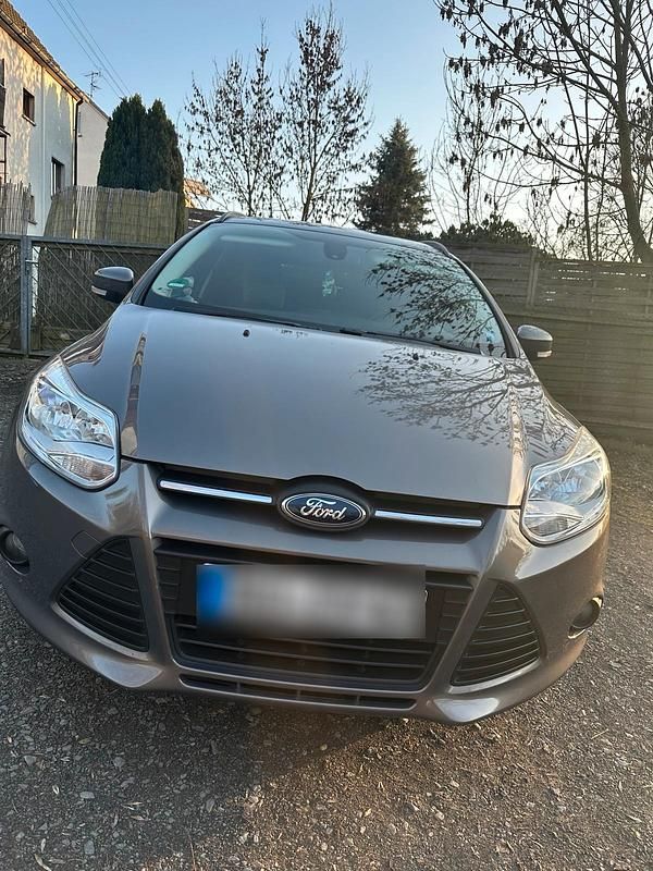 Gebraucht Ford Focus 125 PS (91 kW) 2014 Braun Kombi