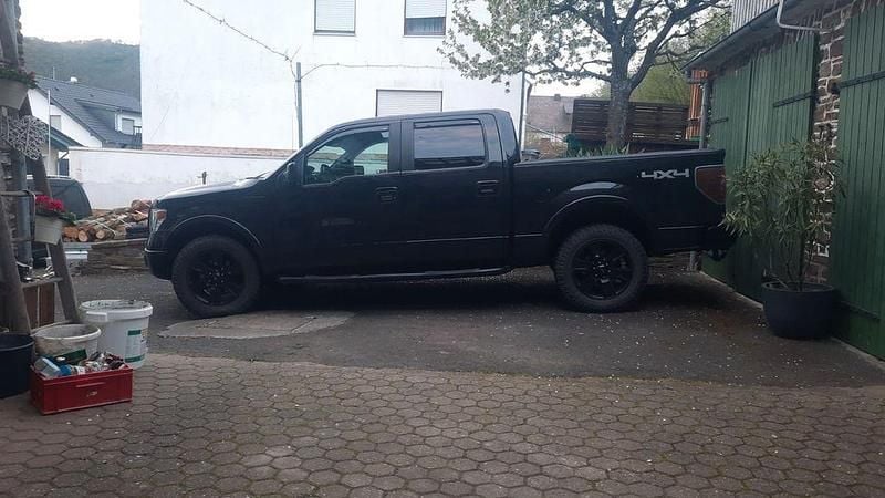 Gebraucht Ford V8 Lariat 367 PS (269 kW) 2014 Schwarz SUV