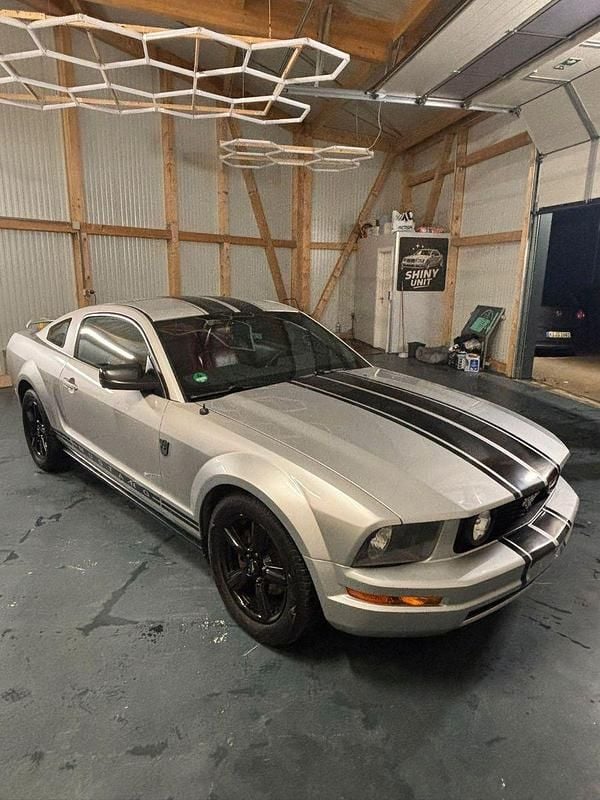 Silber Gebraucht 2005 Ford Mustang Coupé | 6.990 € (Superpreis) - Bild 1/4
