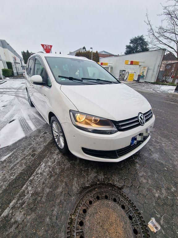 Second-hand VW Sharan Cup 140 CP (102 kW) 2014 Alb Monovolum