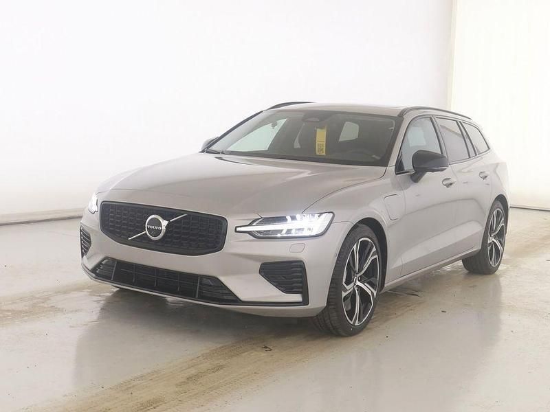Silber Gebraucht 2025 Volvo V60 Plus Kombi | 39.900 € (Guter Preis) - Bild 1/4