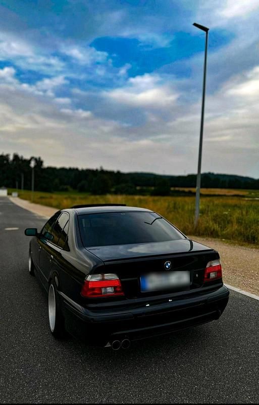 Gebraucht BMW 540 286 PS (210 kW) 2001 Schwarz Limousine
