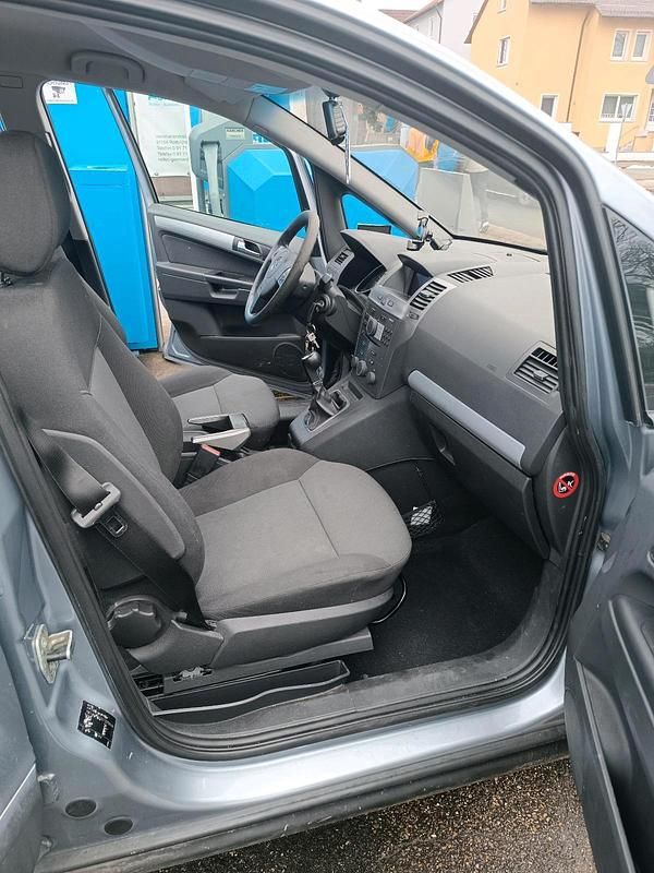 Gebraucht Opel Zafira 140 PS (102 kW) 2006 Silber Van / Kleinbus