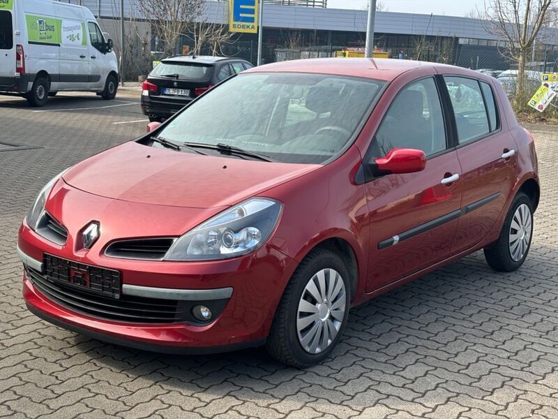 Rot Gebraucht 2005 Renault Clio II Dynamique Limousine | 1.490 € (Fairer Preis) - Bild 1/4