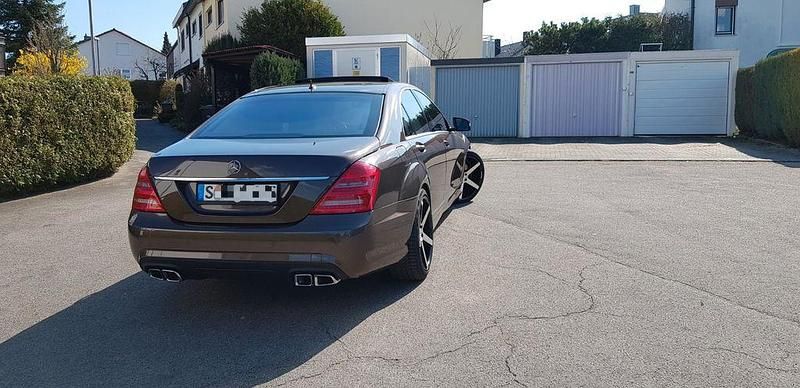 Gebraucht Mercedes S500 AMG 435 PS (319 kW) 2011 Braun Limousine