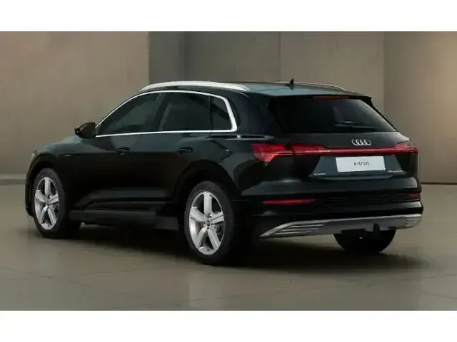 Gebraucht Audi e-tron Advanced Plus 300 kW (408 PS) 2023 Mythosschwarz metallic SUV