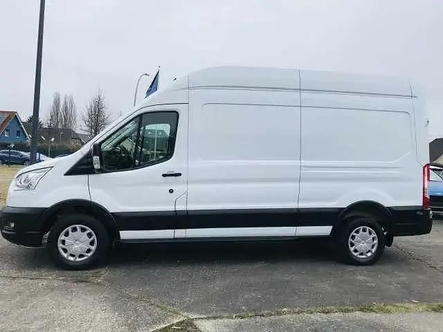 Gebraucht Ford Transit Trend 131 PS (96 kW) 2021 Frostweiß Van / Kleinbus