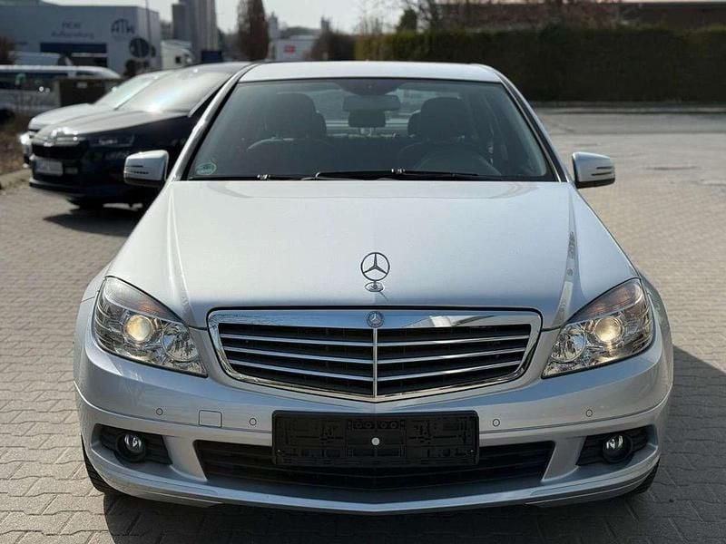 Gebraucht Mercedes C180 156 PS (114 kW) 2010 Silber Limousine