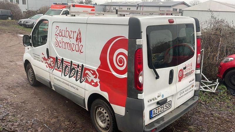 Gebraucht Opel Vivaro 117 PS (86 kW) 2009 Weiß Van / Kleinbus