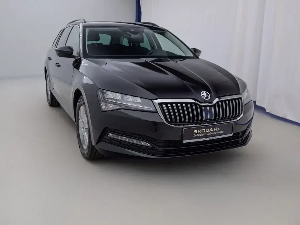 Gebraucht Skoda Superb Ambition 218 PS (160 kW) 2024 Blackmagic perleffekt Kombi