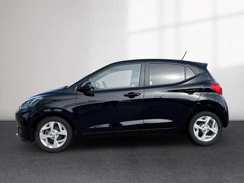 Gebraucht Hyundai i10 GO! 67 PS (49 kW) 2023 Schwarz Kleinwagen