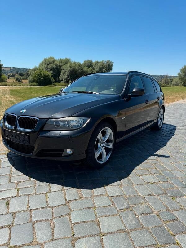 Schwarz Gebraucht 2010 BMW 320 M Sport Kombi | 7.900 € (Etwas zu teuer) - Bild 1/4