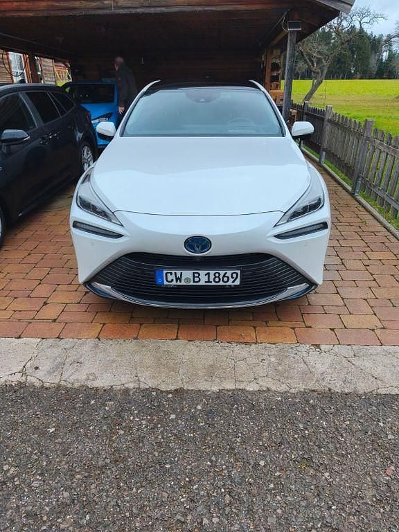 Weiß Gebraucht 2021 Toyota Mirai Advance Limousine | 20.800 € (Guter Preis) - Bild 1/3