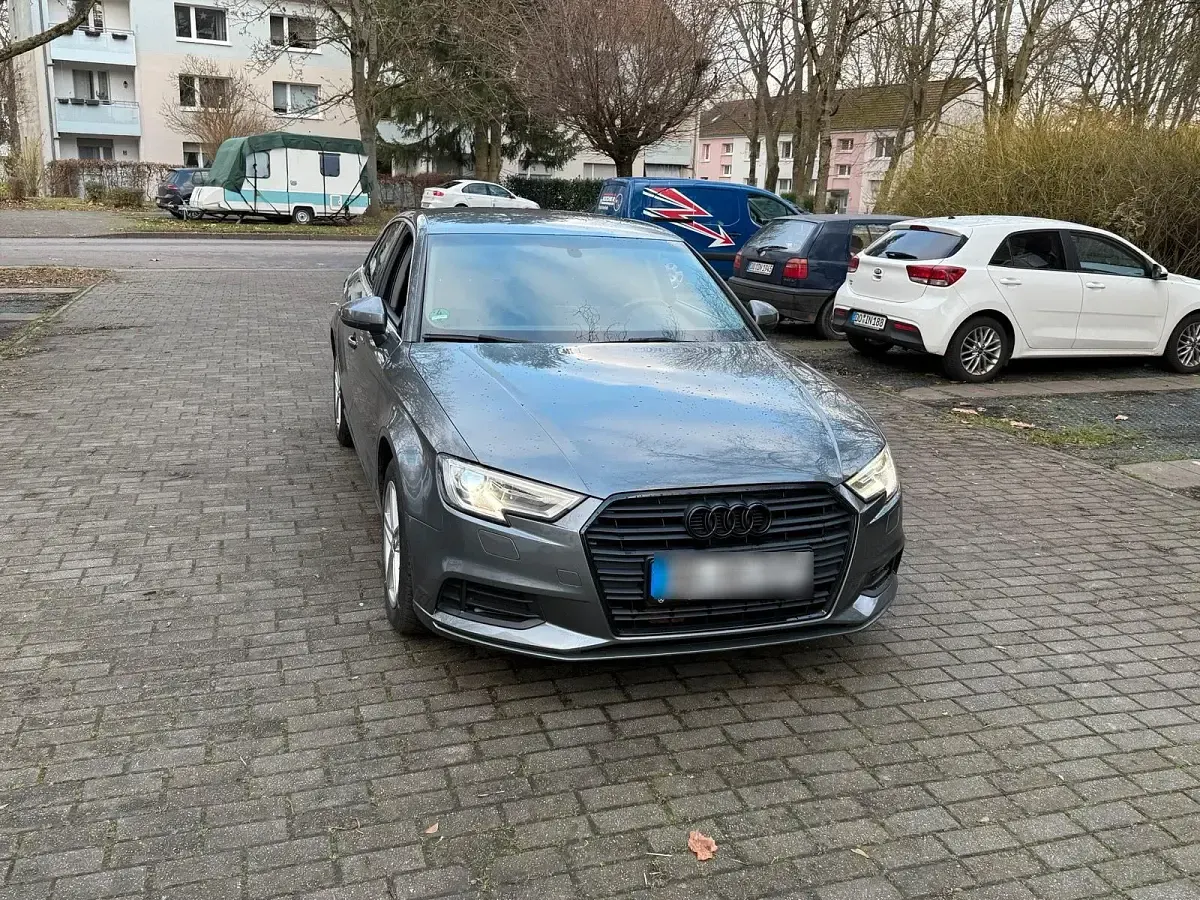 Gebraucht Audi A3 115 PS (84 kW) 2017 Grau Limousine