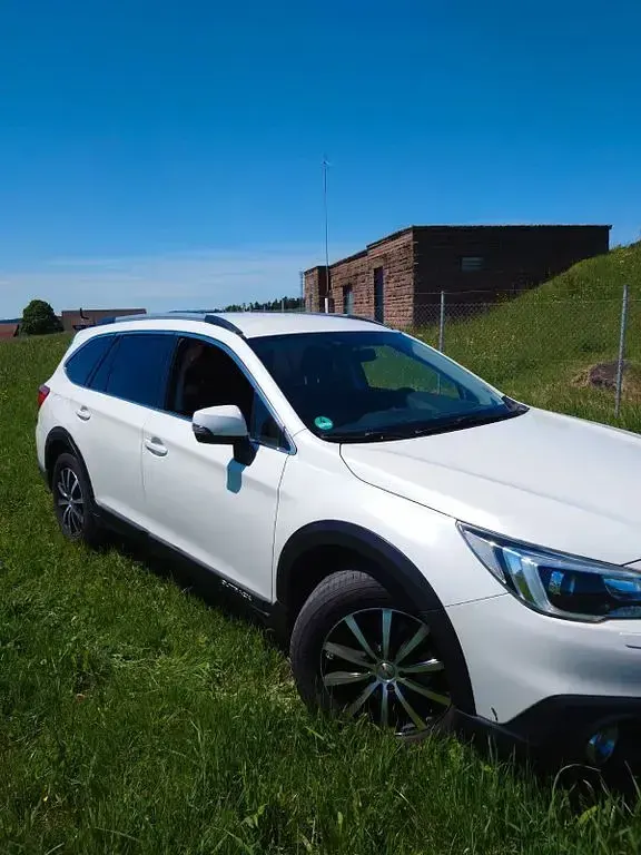 Gebraucht Subaru Outback Active 150 PS (110 kW) 2015 Weiß Kombi