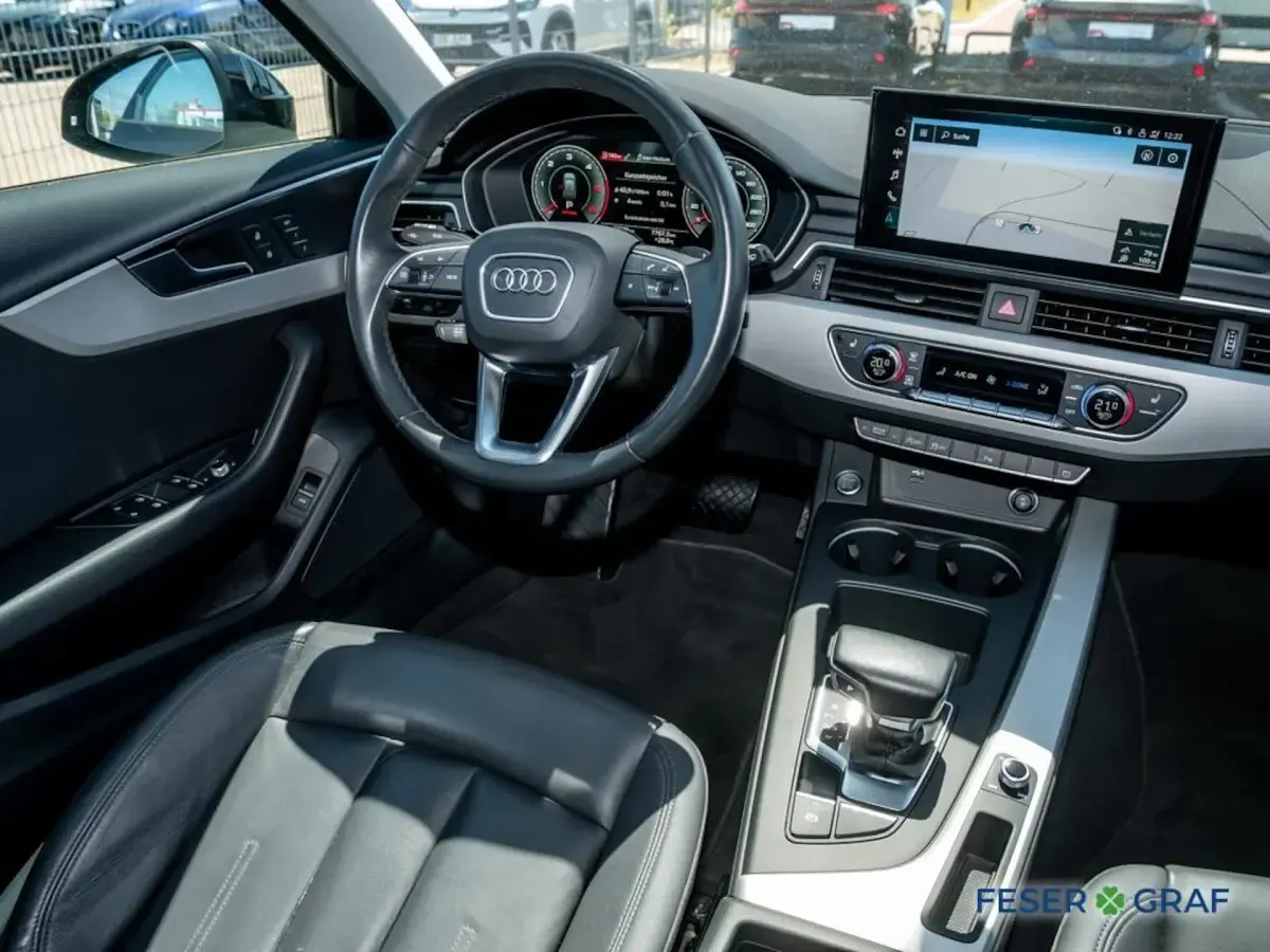 Gebraucht Audi A4 Advanced Plus 204 PS (150 kW) 2023 Mythosschwarz metallic Kombi