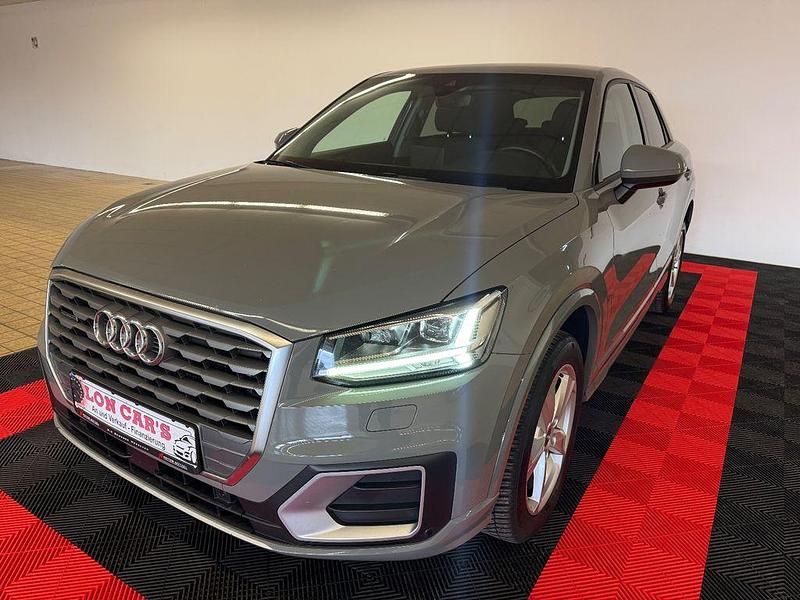 Grau Gebraucht 2019 Audi Q2 Sport SUV | 22.990 € (Teuer) - Bild 1/4