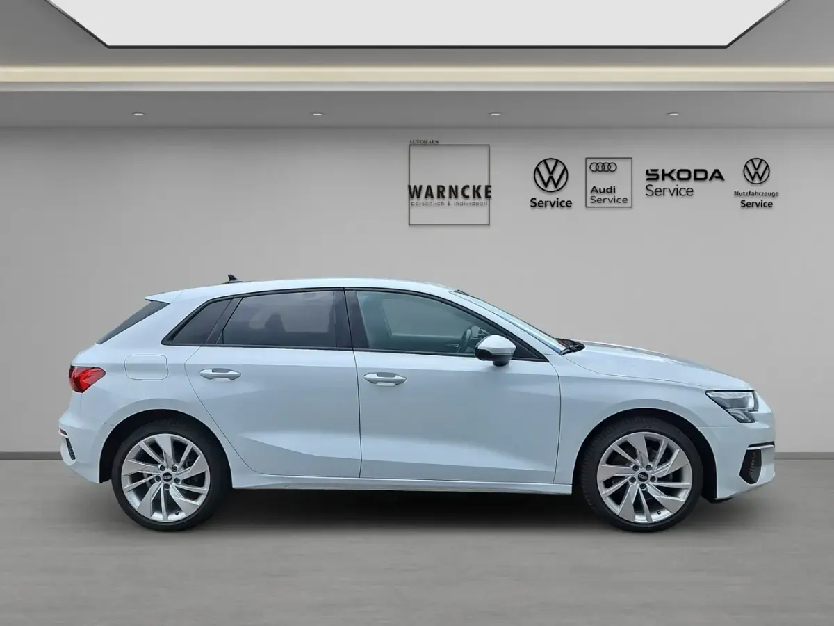 Gebraucht Audi A3 Sportback e-tron Design 204 PS (150 kW) 2020 Gletscherweiß metallic Kleinwagen