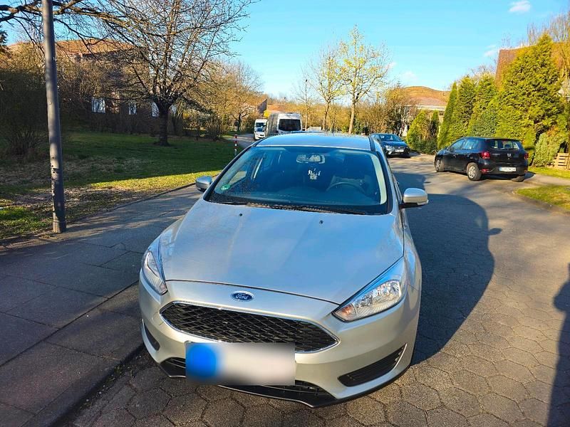 Gebraucht Ford Focus 101 PS (74 kW) 2016 Silber Kombi