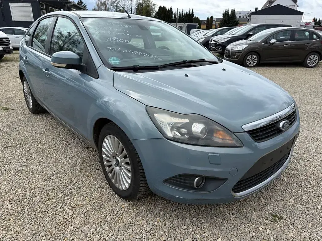 Używany Ford Focus Titanium 116 KM (85 kW) 2008 Beżowy Sedan/Limuzyna