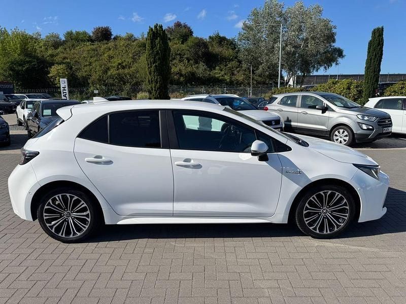 Gebraucht Toyota Corolla Hybrid 98 PS (72 kW) 2019 Weiß Limousine