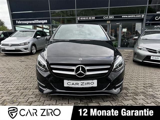 Schwarz Gebraucht 2017 Mercedes B180 Van / Kleinbus | 11.000 € (Guter Preis) - Bild 1/4