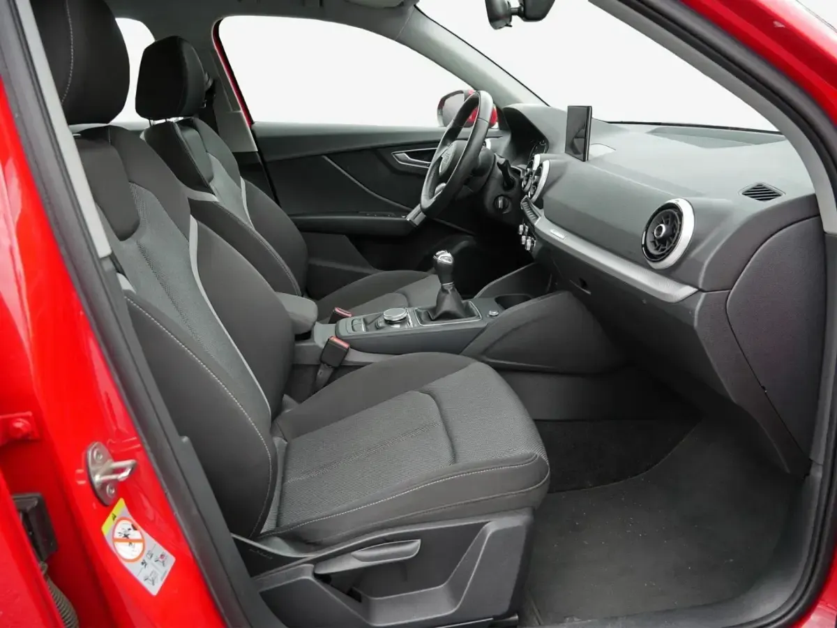 Gebraucht Audi Q2 Advanced Plus 150 PS (110 kW) 2021 Rot SUV